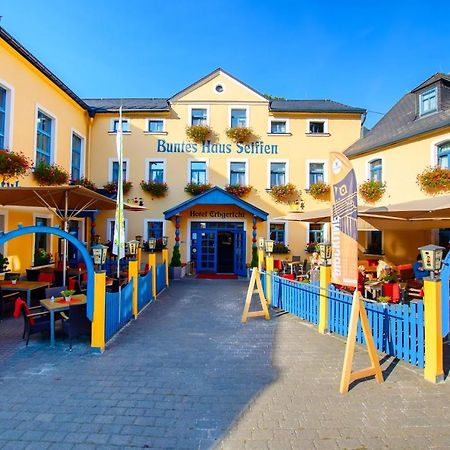Hotel Erbgericht Buntes Haus Зайфен Екстериор снимка