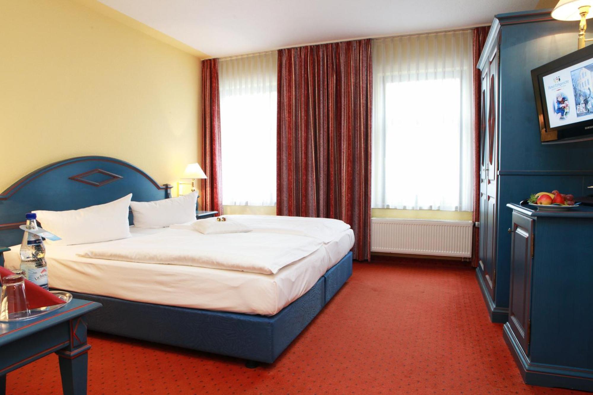 Hotel Erbgericht Buntes Haus Зайфен Екстериор снимка